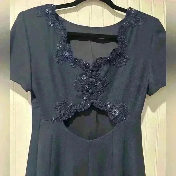 Vintage Maggie London midi dress with cutout sequin embellishment size 6 navy - Picture 5 of 5